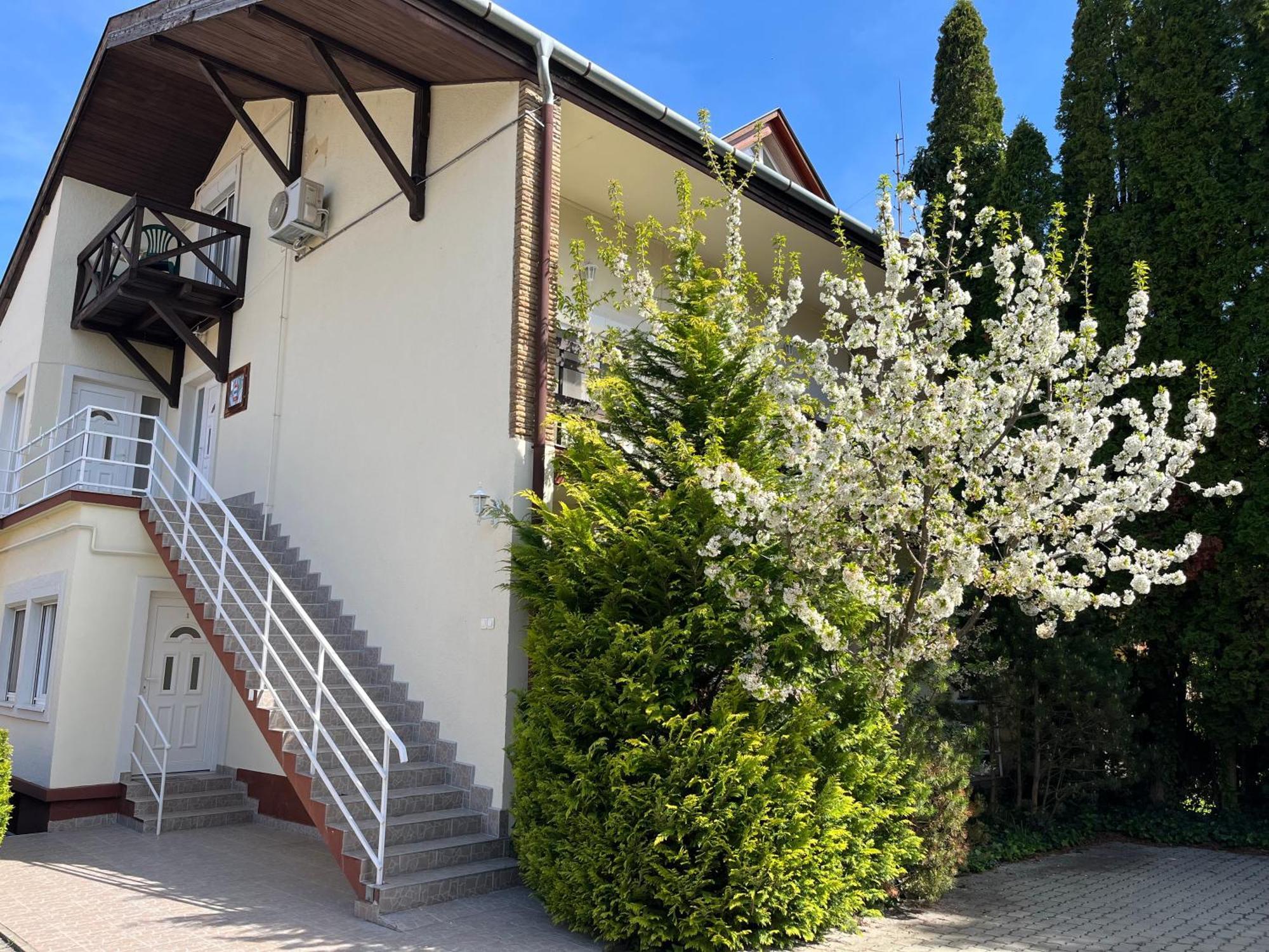 Jokai Apartmanhaz Hévíz المظهر الخارجي الصورة